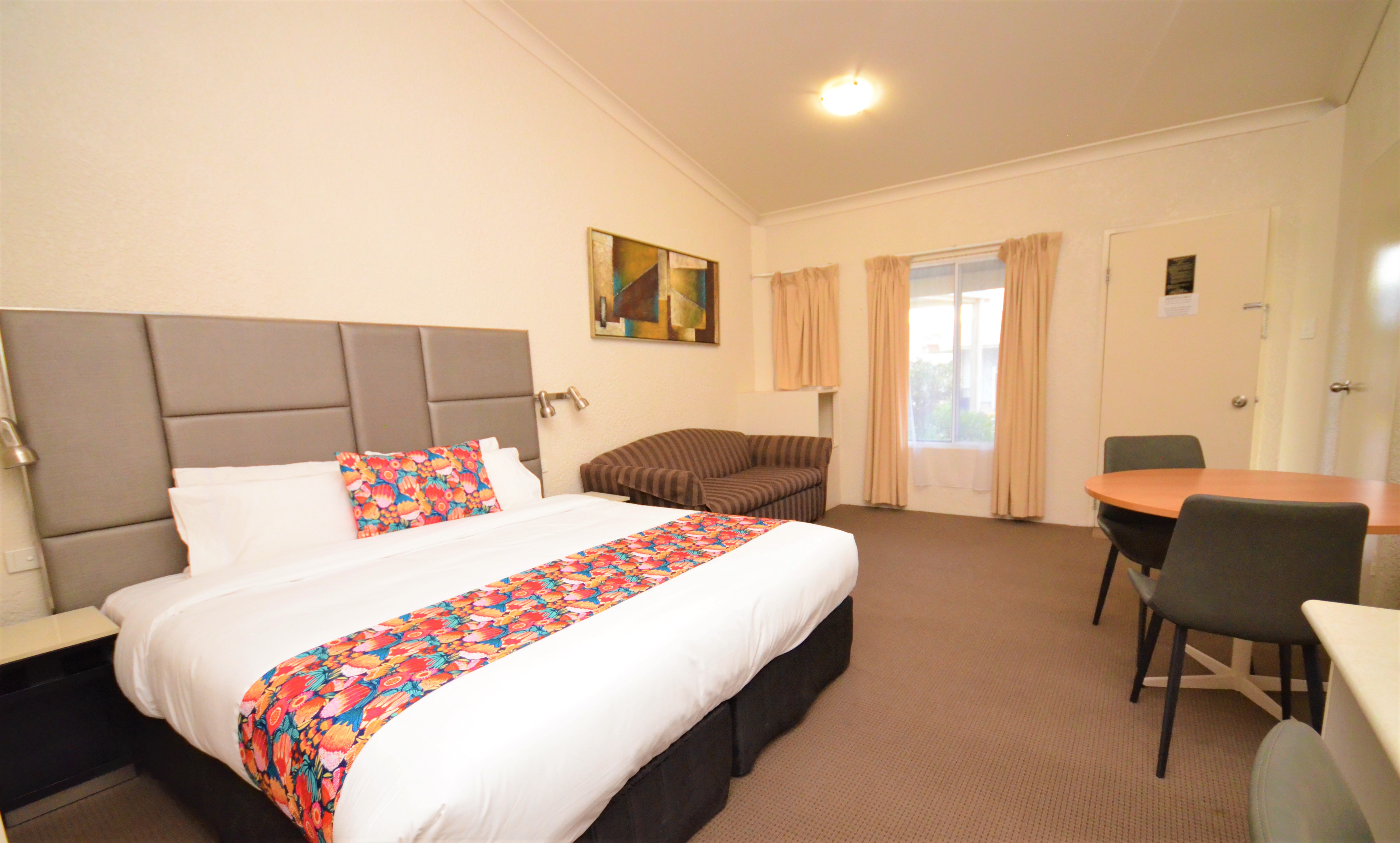 Whatever your reason for coming to Wagga, this four star motel accommodates everyone - Accommodation Wagga Wagga